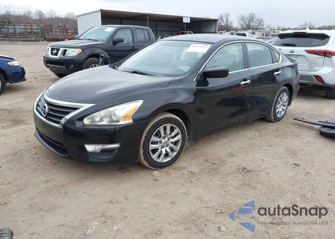 2015 Nissan Altima 2.5 из США, поврежденный, VIN 1N4AL3AP8FC177384
